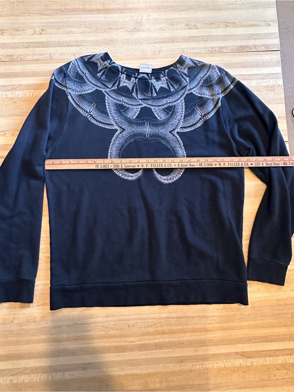 Marcelo Burlon County of Milan Black Sweatshirt with Gray Yoke Graphic